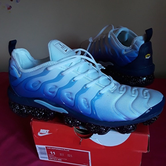 vapormax plus ice blue